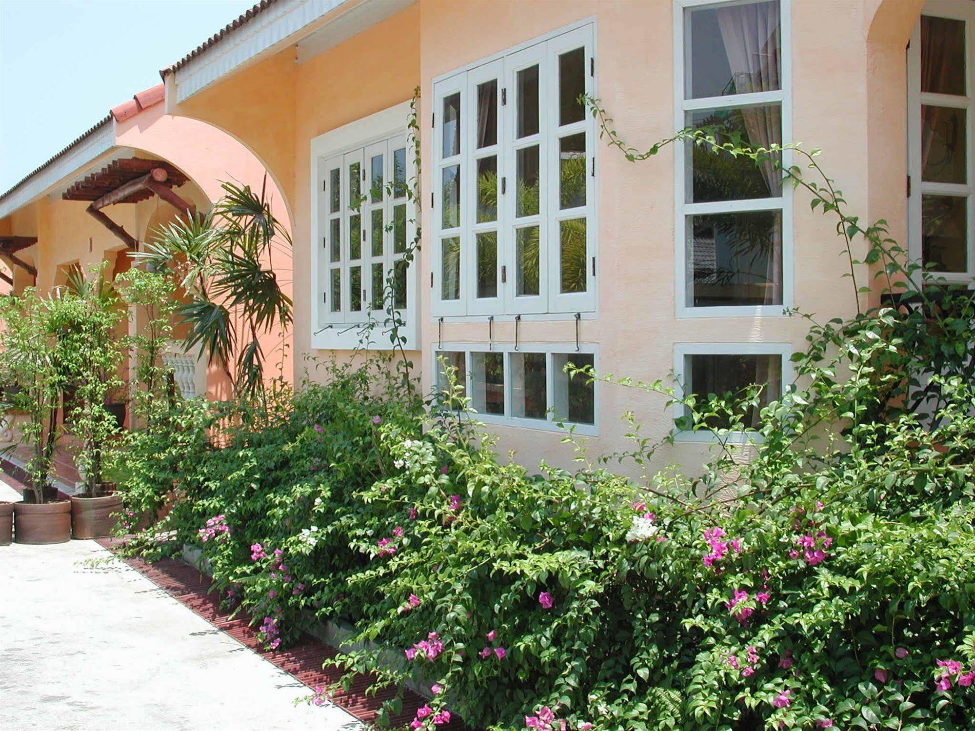 Baan Rajdamnern Hua Hin Hotel Ngoại thất bức ảnh